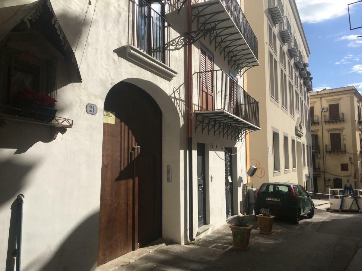 Discesa Delle Capre Studio Confort Palermo Exterior photo